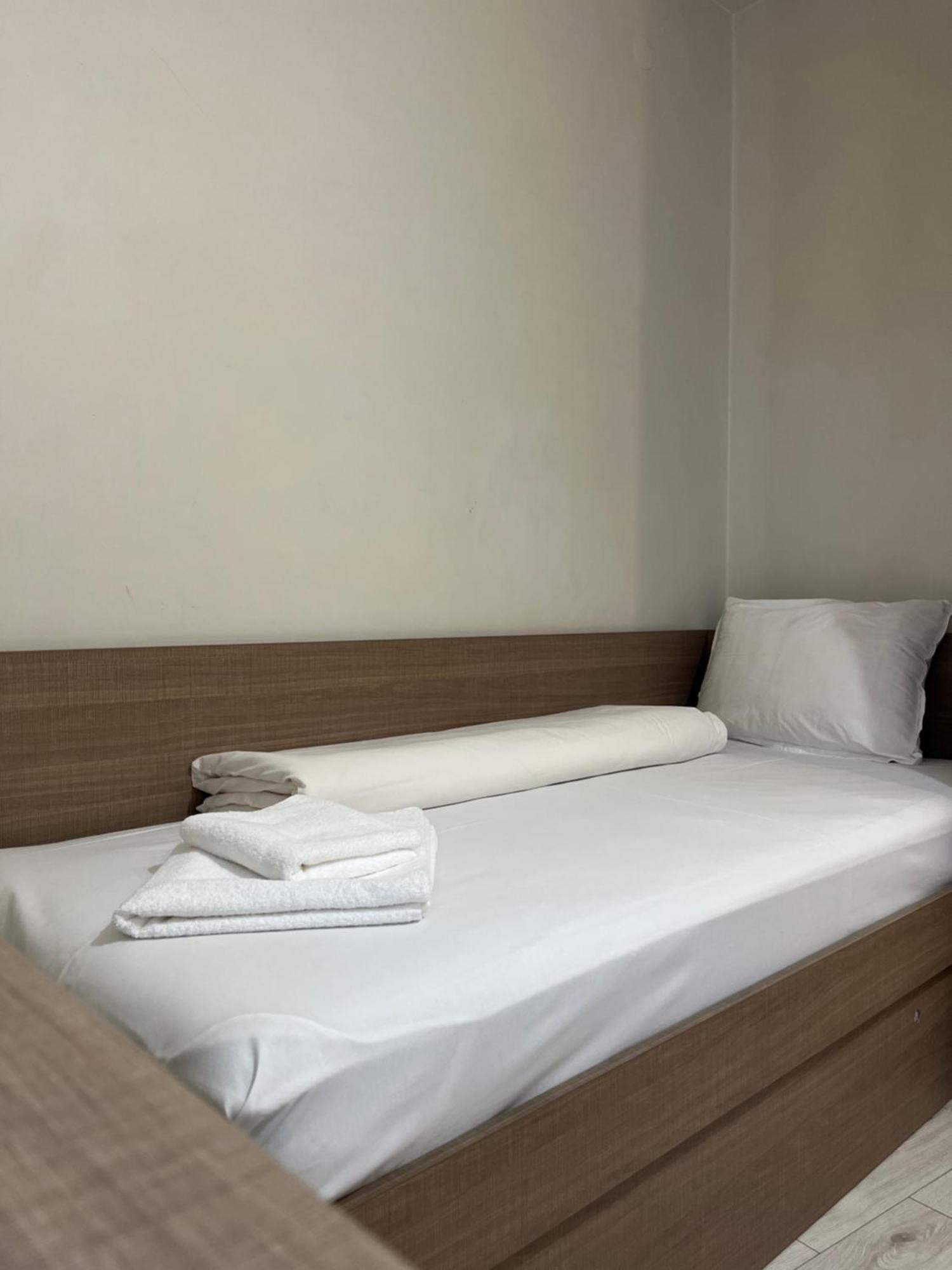 Хостел Атлас - Hostel Atlas Blagoevgrad Buitenkant foto