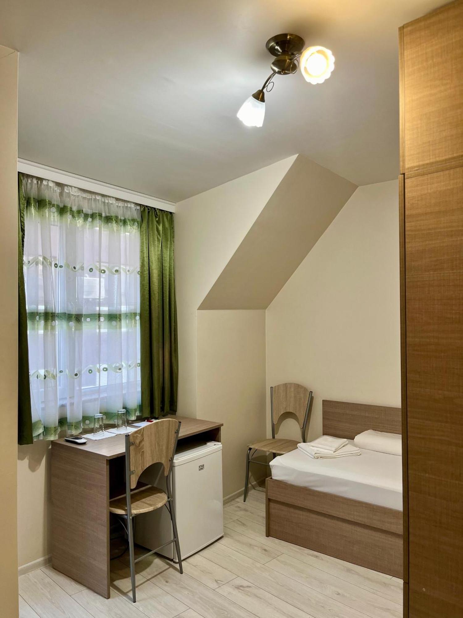 Хостел Атлас - Hostel Atlas Blagoevgrad Buitenkant foto