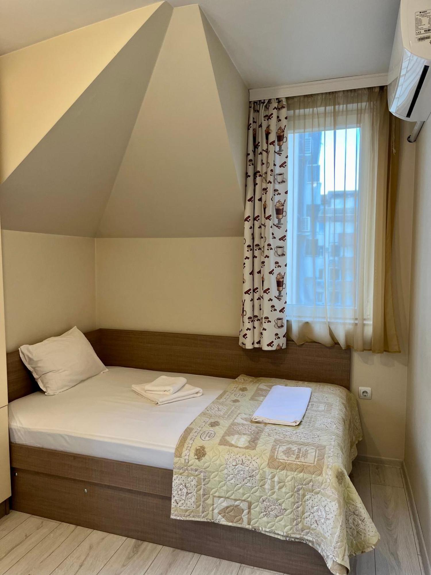 Хостел Атлас - Hostel Atlas Blagoevgrad Buitenkant foto