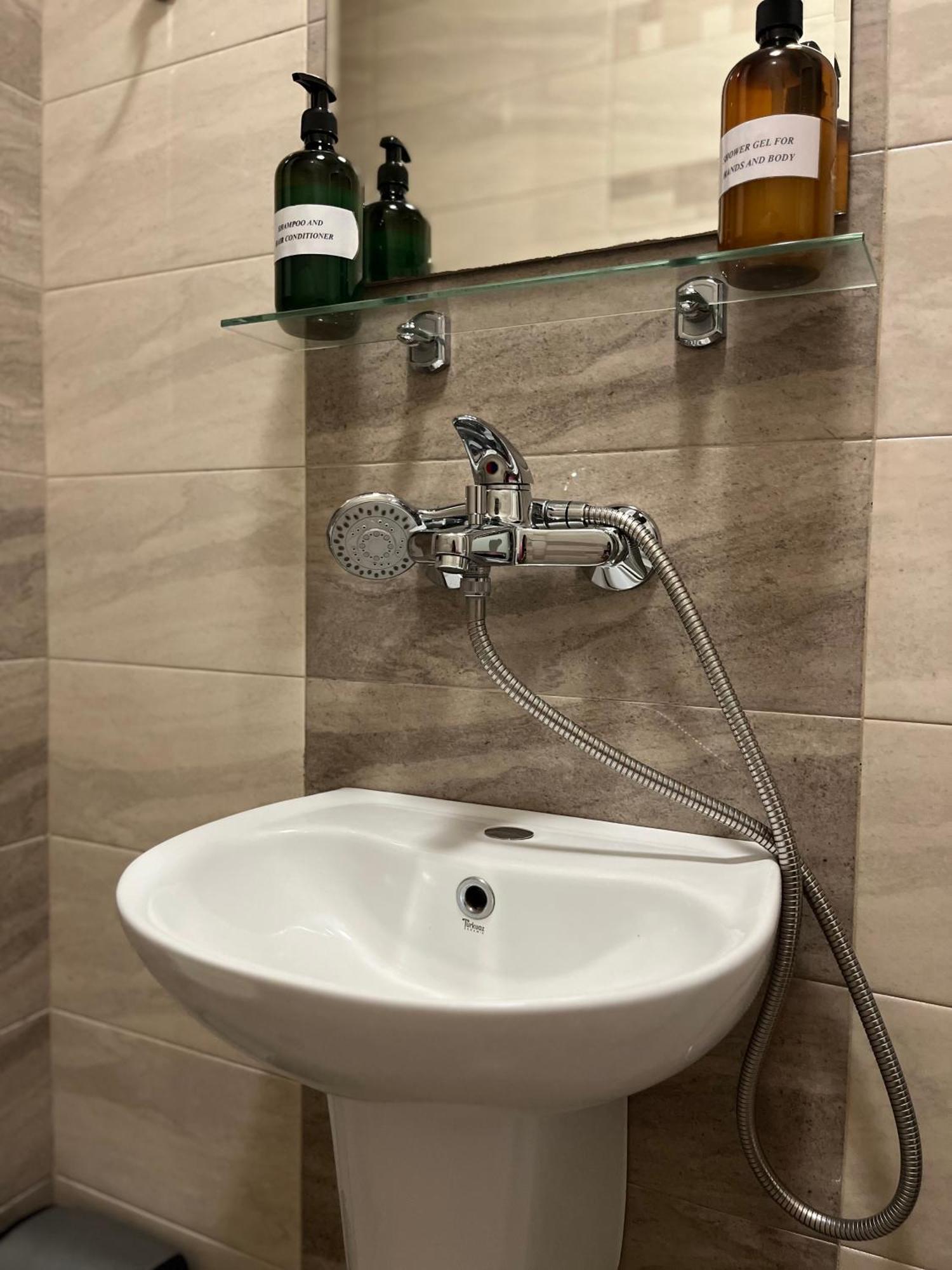 Хостел Атлас - Hostel Atlas Blagoevgrad Buitenkant foto