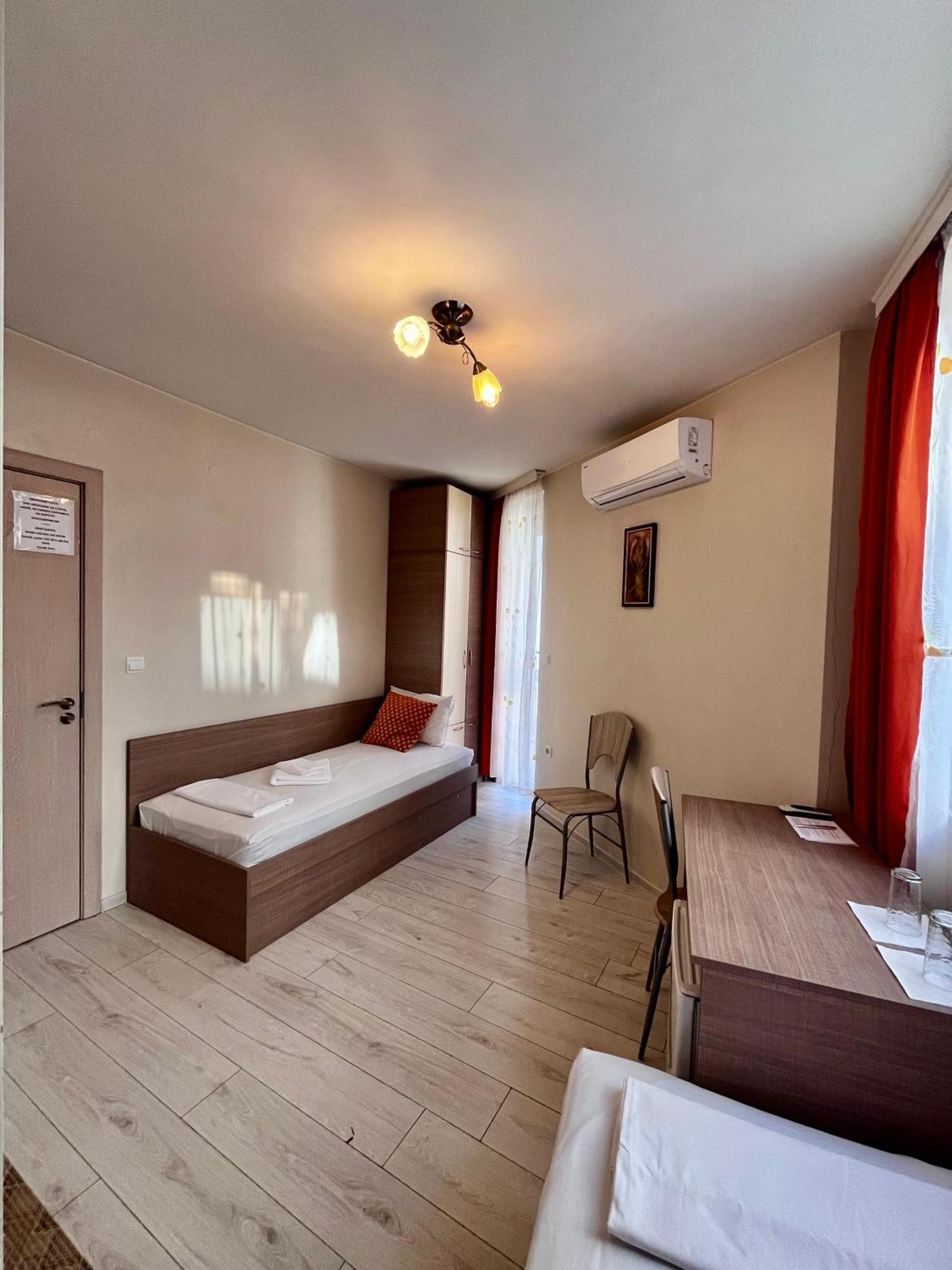 Хостел Атлас - Hostel Atlas Blagoevgrad Buitenkant foto